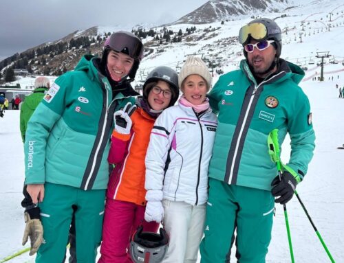 Giulia e Federica crescono, giocano, corrono e… sciano